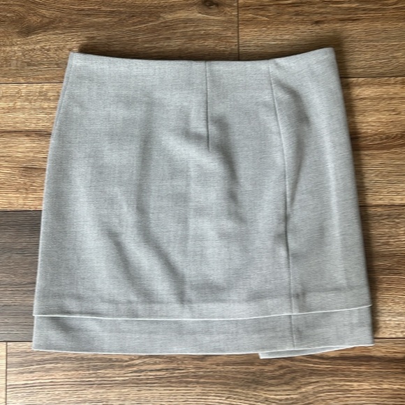 Awesome Grey H&M Skirt W/ Silver Zipper Detail - Picture 4 of 5